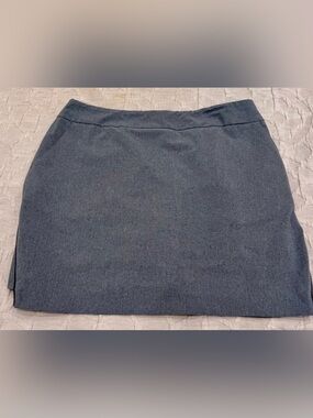 Women's Gray Straight Skirt - Classic Office Pencil Style. NWOT Never Worn